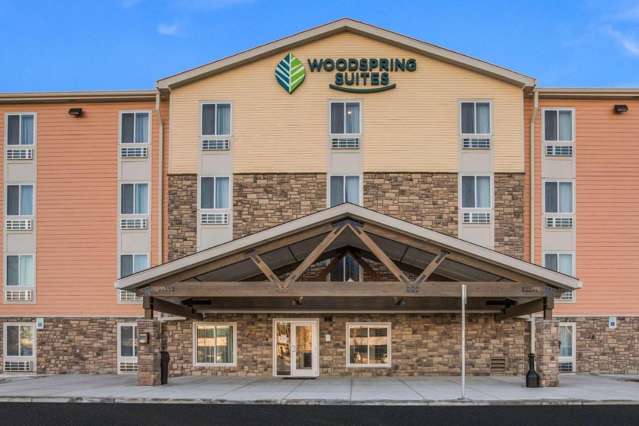WoodSpring Suites Detroit Farmington Hills Buitenkant foto