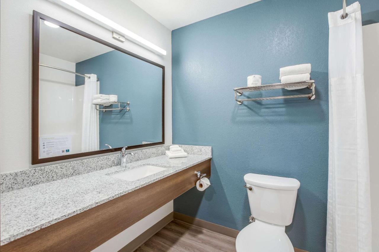 WoodSpring Suites Detroit Farmington Hills Buitenkant foto